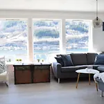 Vakantiehuis 3 Bedroom Amazing In *