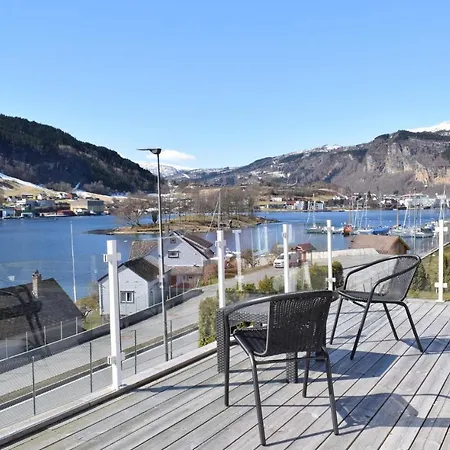 3 Bedroom Amazing In Dom wakacyjny *